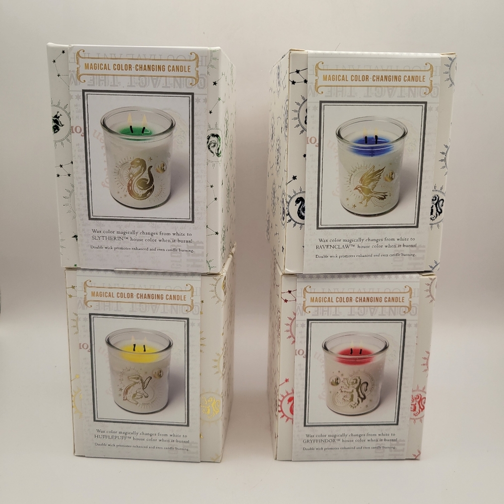 Harry Potter Magical Color-Changing Hogwarts 4 House Candle Set (10 oz) - Picture 2 of 3